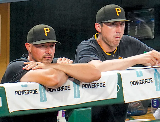 Ex-Giants pitcher Doval loses game in 10th for Pirates